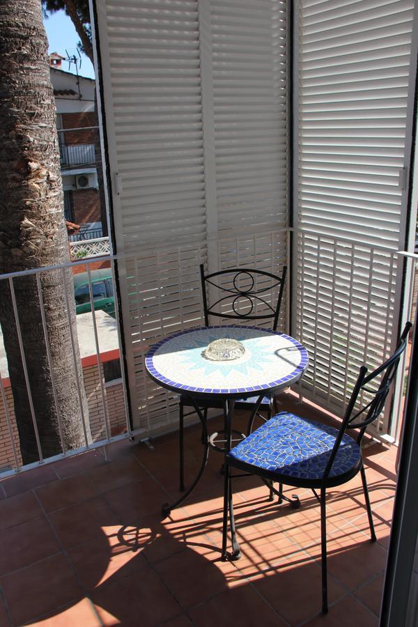 Apartamentos Caru Castelldefels Eksteriør bilde