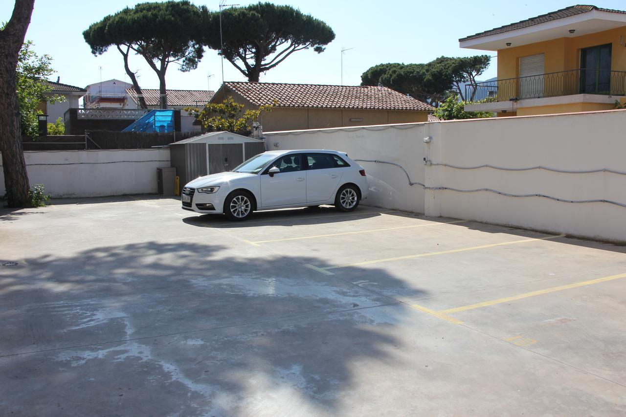 Apartamentos Caru Castelldefels Eksteriør bilde