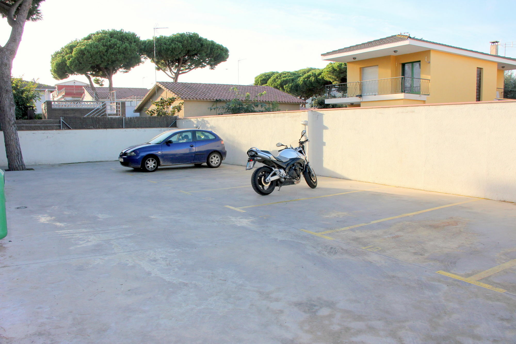 Apartamentos Caru Castelldefels Eksteriør bilde